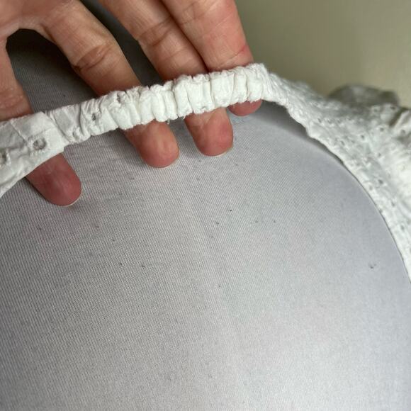 MINKPINK Celestial Crop Top MEDIUM White Eyelet Lace Cutout Tie Back Flutter - Picture 9 of 11